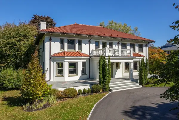 2 Ocean Avenue, Swampscott, MA 01907
