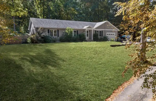 100 Sprague St, Northbridge, MA 01534