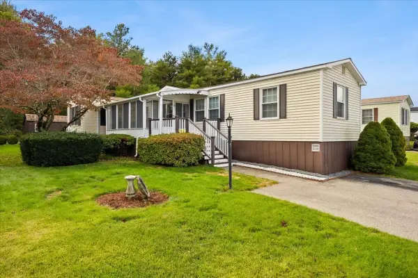 8 Narranganset Drive, Plymouth, MA 02360