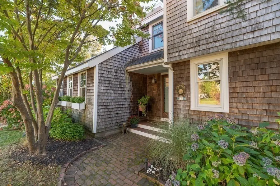 1 Beachview Ln, Ipswich, MA 01938 - #2