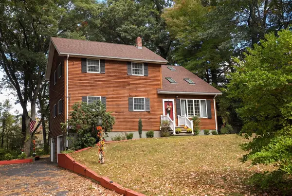 8 Nichols St, North Reading, MA 01864