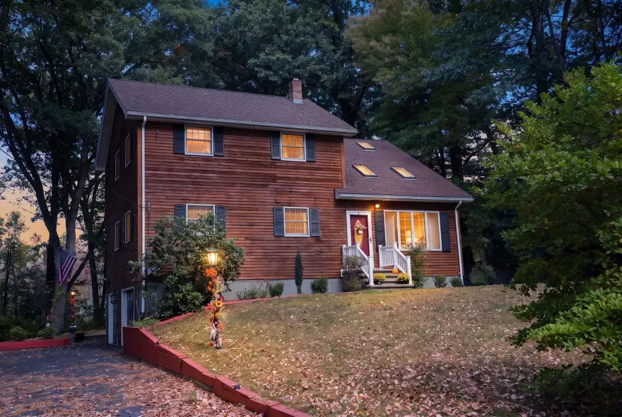 8 Nichols St, North Reading, MA 01864 - #2