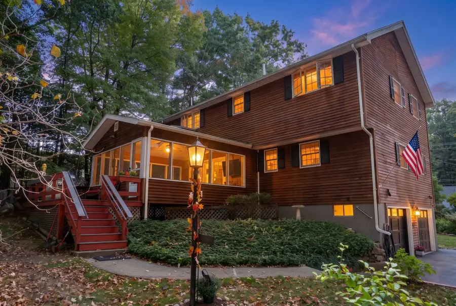8 Nichols St, North Reading, MA 01864 - #3