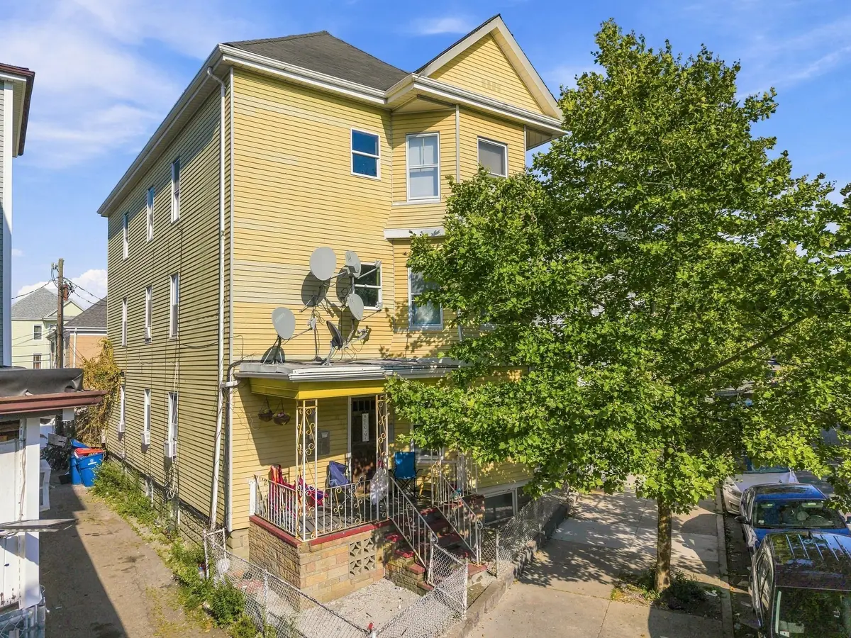866 Brock Ave, New Bedford, MA 02744 - #1