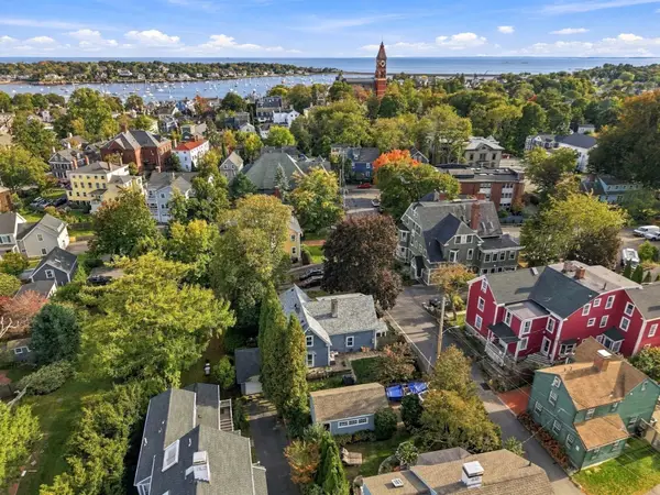 17 Watson Street, Marblehead, AE 09145