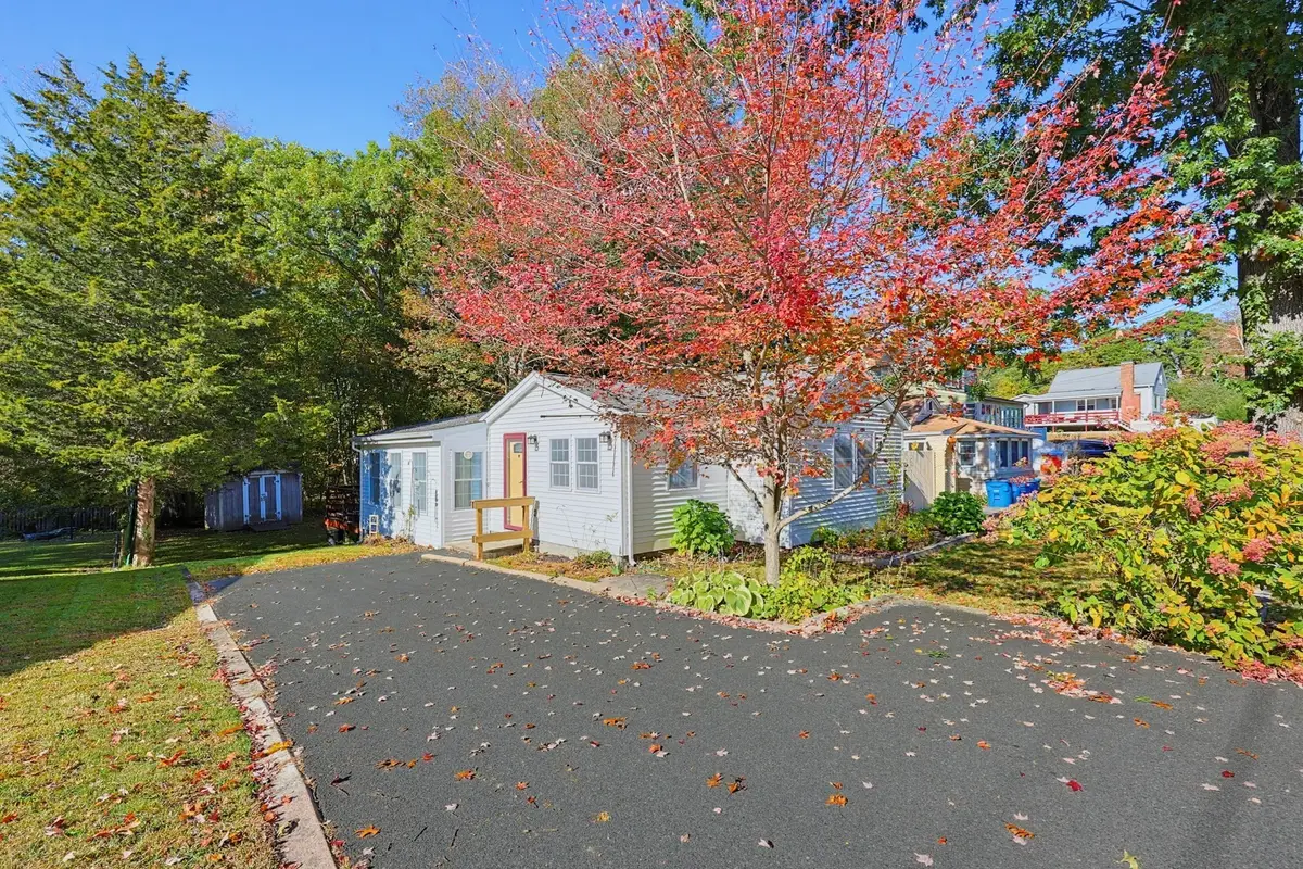 116 Lakeshore Dr, Blackstone, MA 01504 - #1