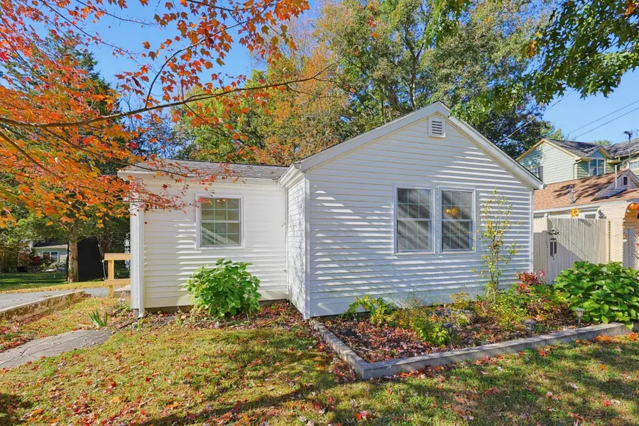 116 Lakeshore Dr, Blackstone, MA 01504 - #2