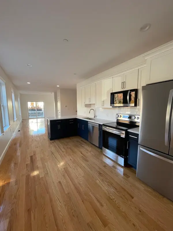 711 Mount Hope St #1, North Attleboro, MA 02760