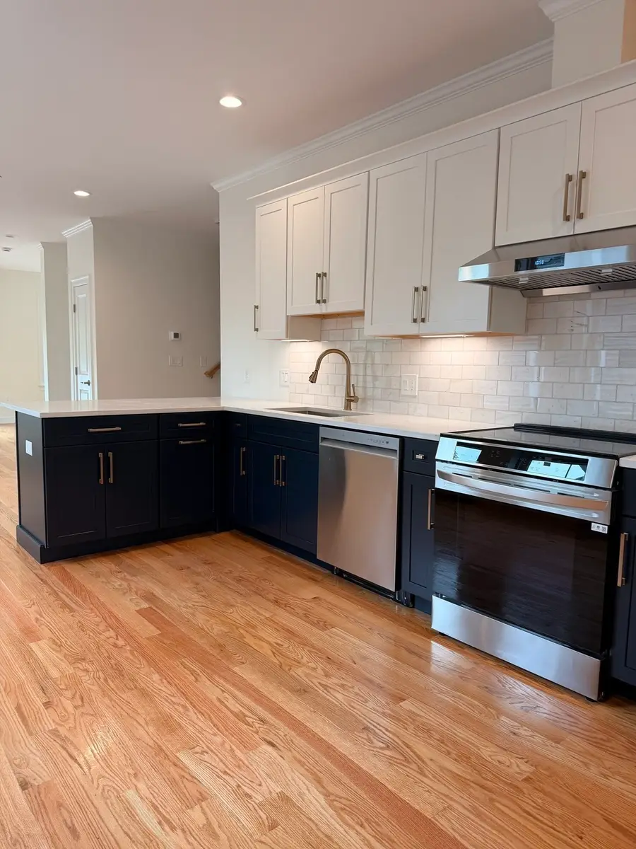 711 Mount Hope St #1, North Attleboro, MA 02760 - #3