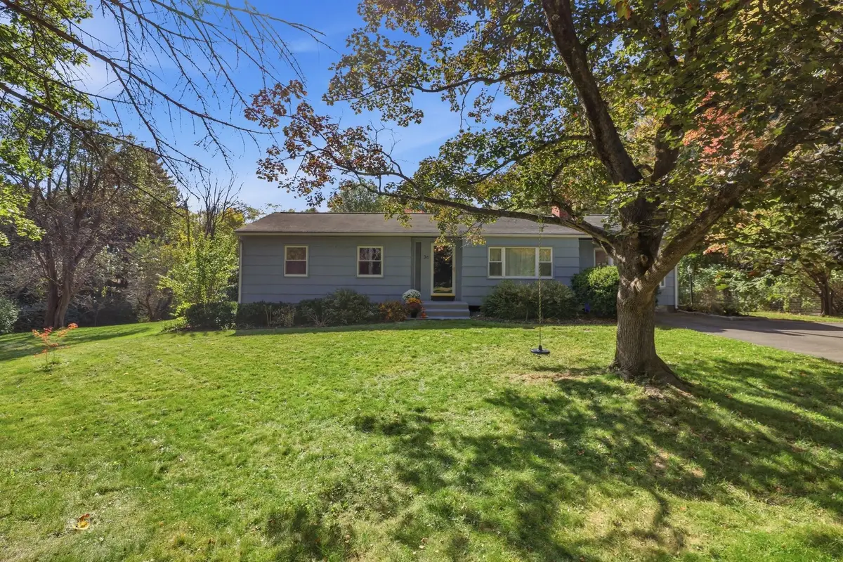 36 Valley View Dr, Amherst, MA 01002 - #1