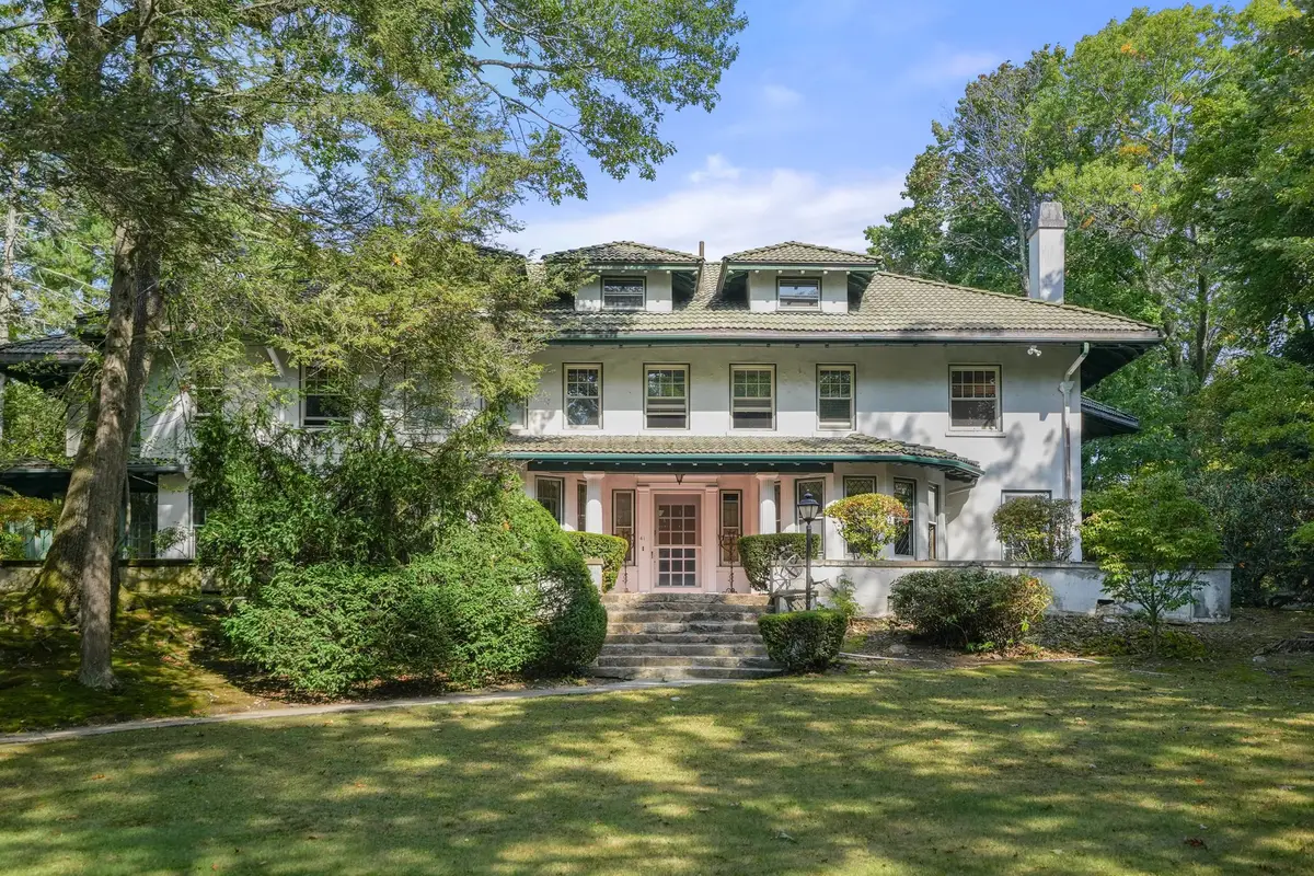 41 Montvale Rd, Newton, MA 02459 - #1