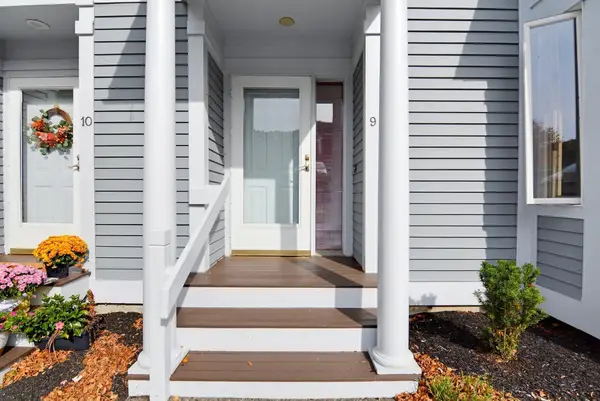 9 Landing Dr #9, Methuen, MA 01844