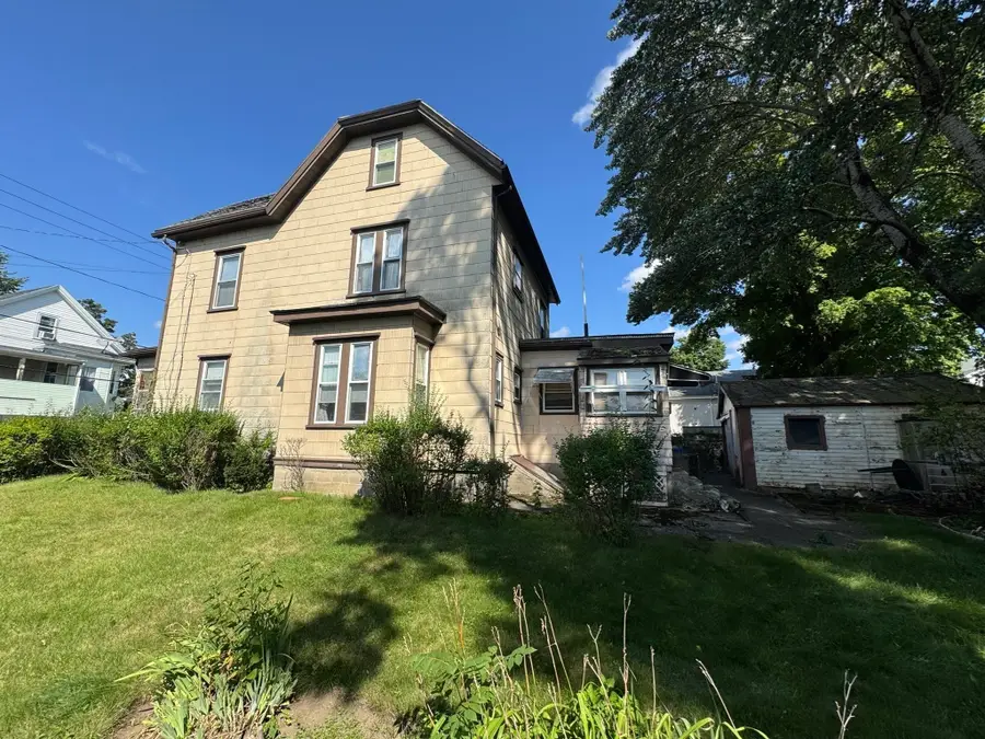 23 Myrtle St, Waltham, MA 02453 - #3