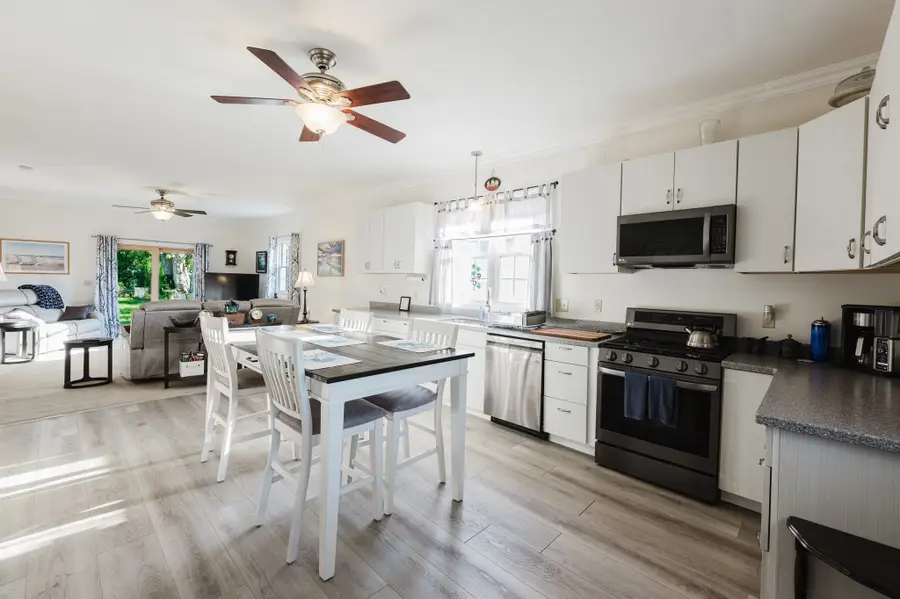 67 Stowell St, New Bedford, MA 02740 - #3
