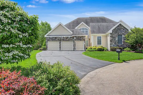 56 Clubhouse Way #56, Sutton, MA 01590