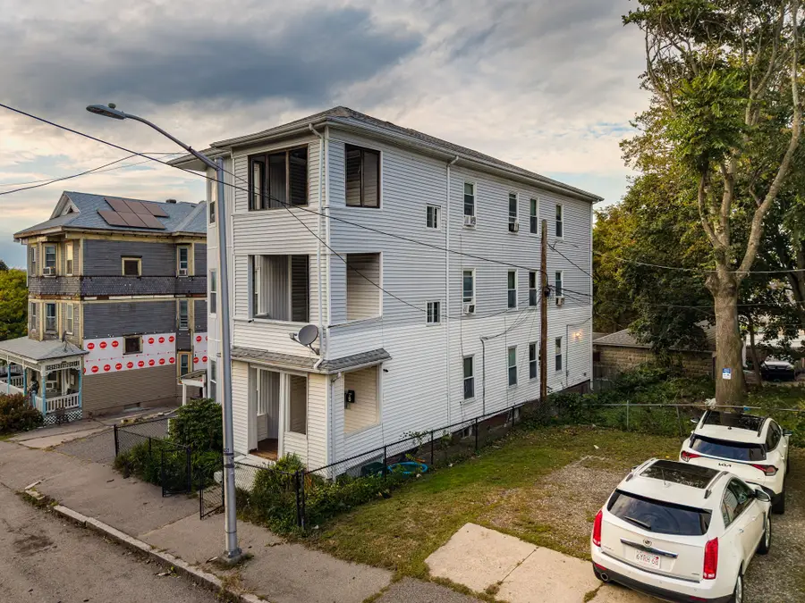33 Jefferson St, Worcester, MA 01604 - #3