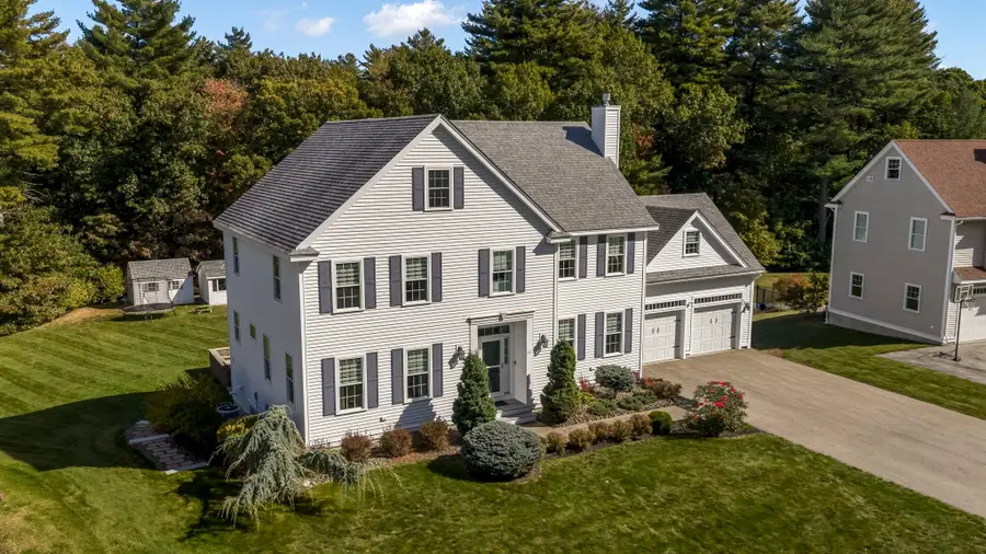 33 Oak Ledge Cir, Rowley, MA 01969 - #2