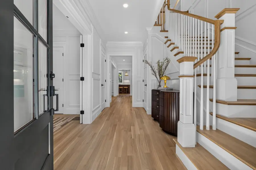 19 Orchard St, Wellesley, MA 02481 - #2