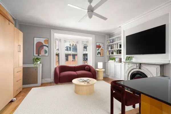 100 Charles St #4, Boston, MA 02114