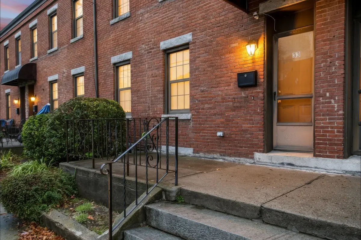 33 Grove St #33, Clinton, MA 01510 - #1