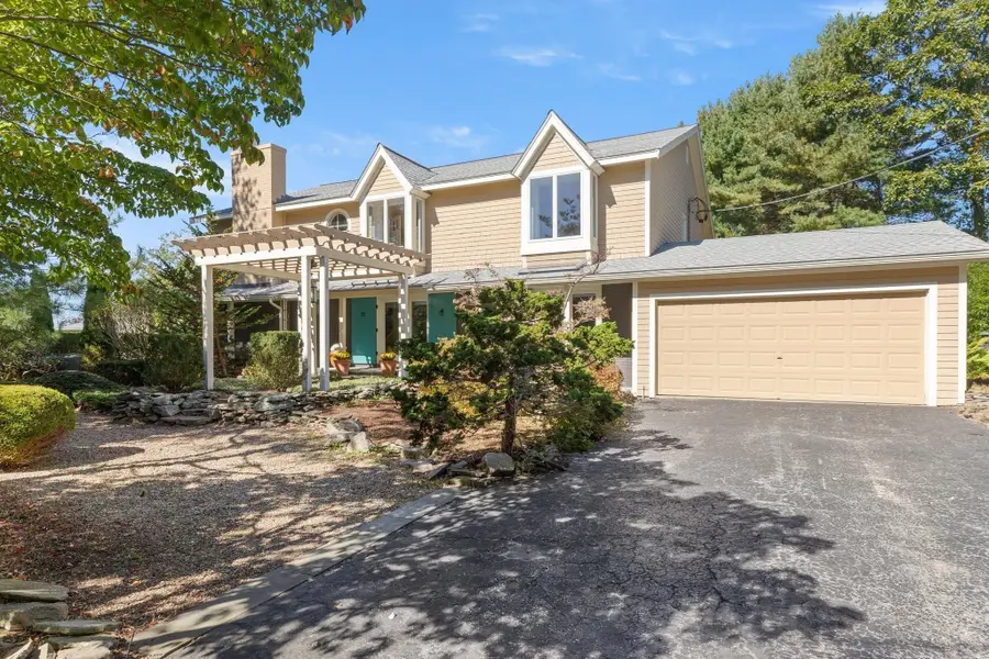 10 Stewart Ave, Gloucester, MA 01930 - #2