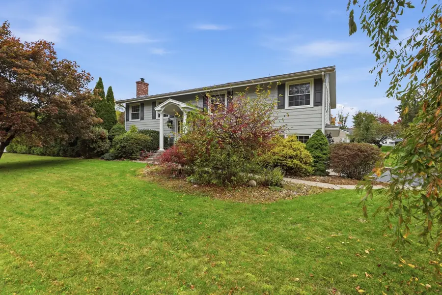 684 Maple Rd, Longmeadow, MA 01106 - #3