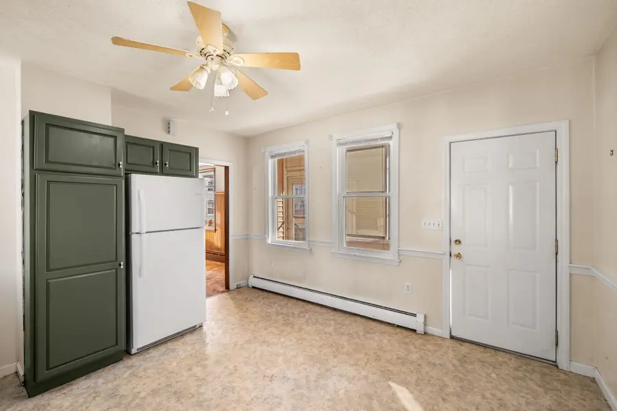 8 Morton St, North Andover, MA 01845 - #3