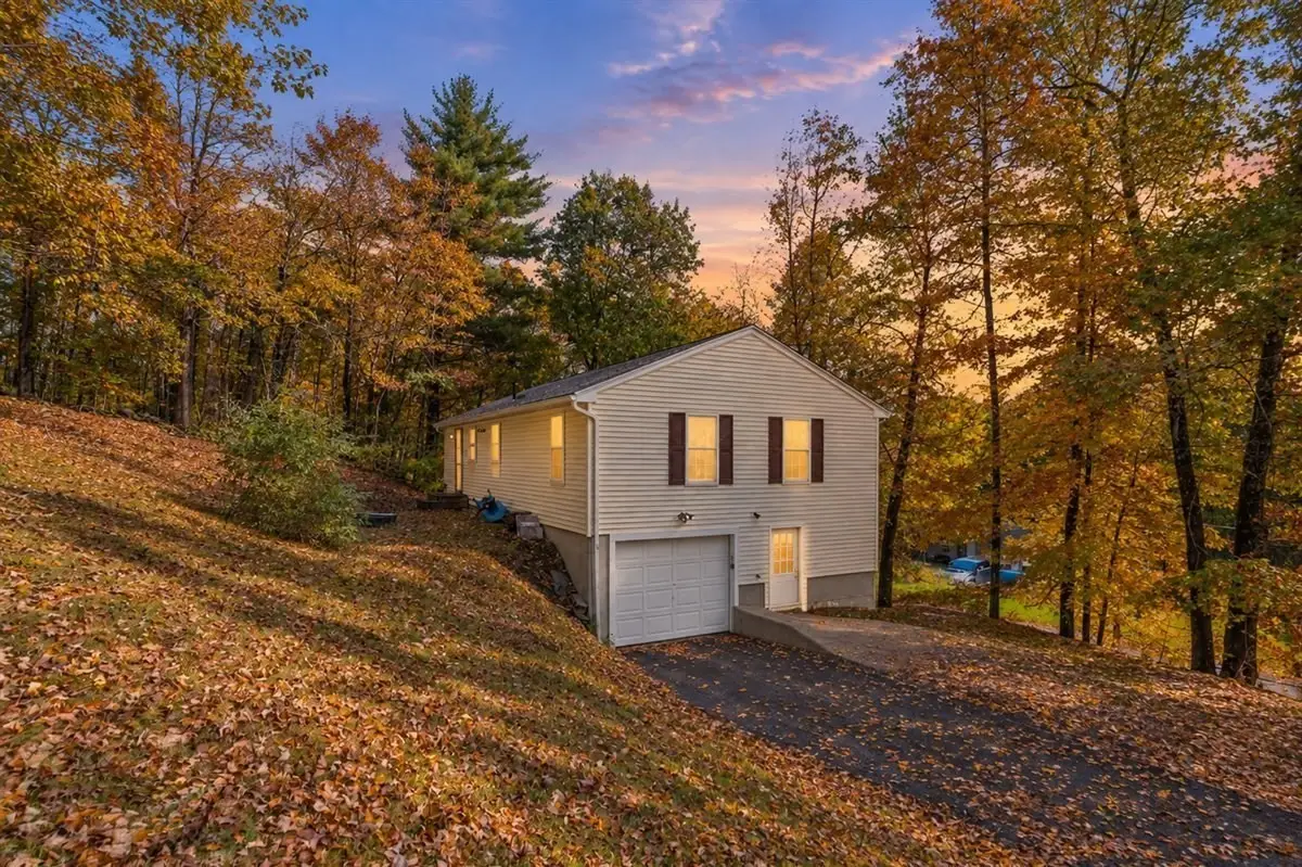 424 Dennison Dr, Southbridge, MA 01550 - #1