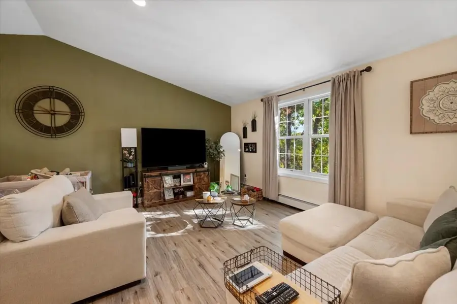 424 Dennison Dr, Southbridge, MA 01550 - #3