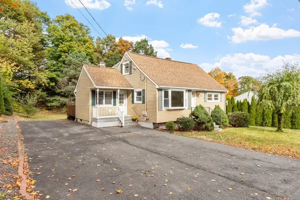 3 Meadowbrook Dr, West Boylston, MA 01583