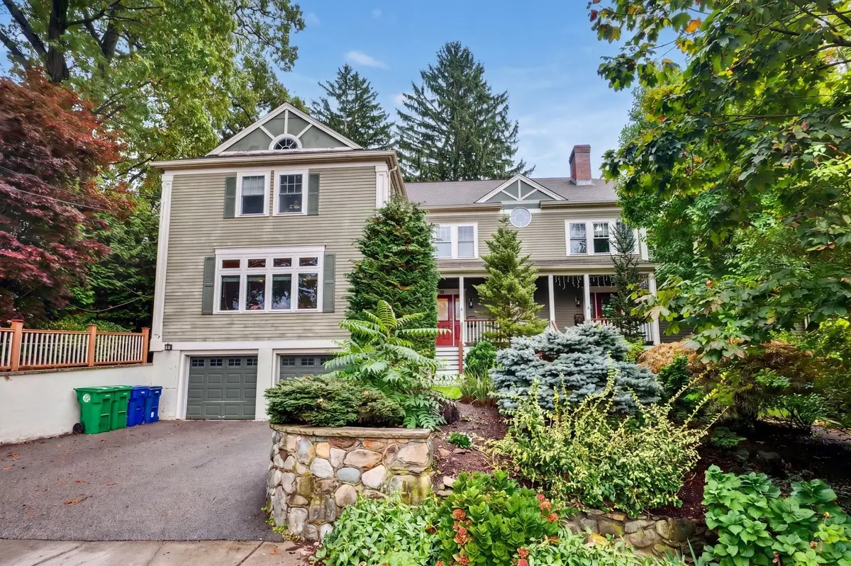 26 Princeton St #26, Newton, MA 02458 - #1