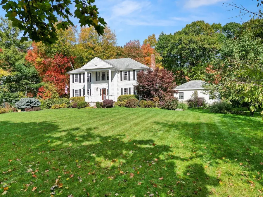 24 Crossbow Ln, North Andover, MA 01845 - #3