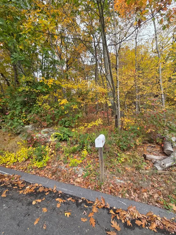 13 Kimball St, Brookfield, MA 01506