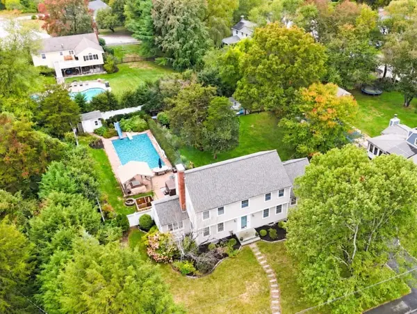 5 Juniper Lane, Medfield, MA 02052