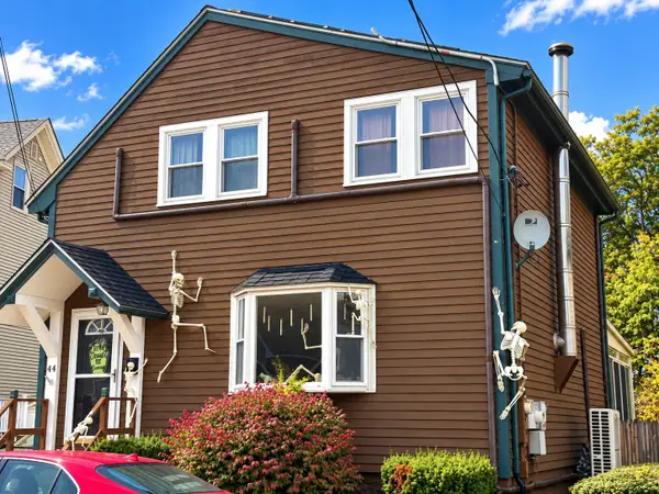 44 Balcomb St, Salem, MA 01970