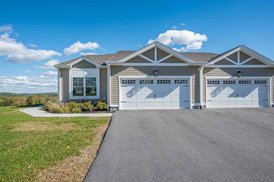 17 Pinnacle Place #108, Millbury, MA 01527 - #3