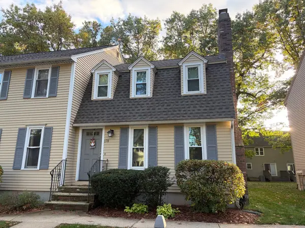 178 Wellman Ave #178, Chelmsford, MA 01863