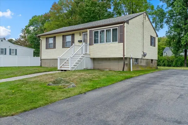 15 Packard St, Avon, MA 02322