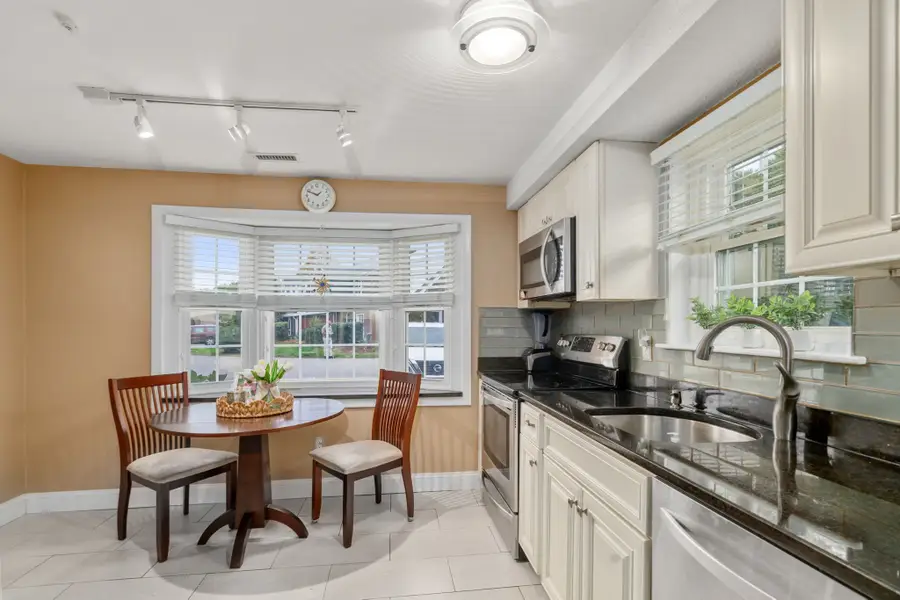 4 Jennifer Ln #4, Stoughton, MA 02072 - #3