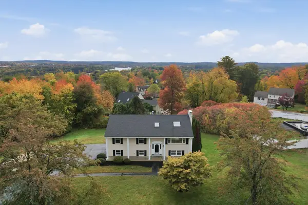 30 Overlook Dr, Methuen, MA 01844