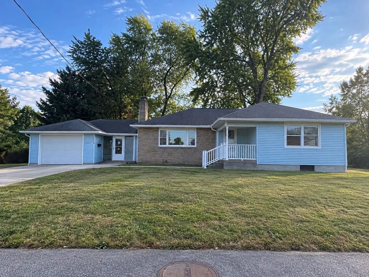 119 Clarendon Ave, Chicopee, MA 01013 - #1