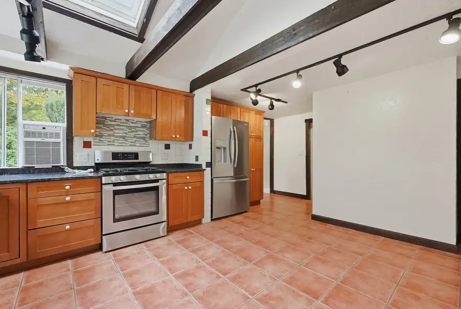 486 Belknap Rd, Framingham, MA 01701 - #3