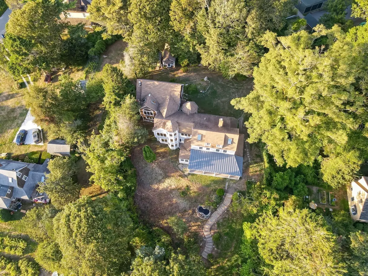 10 Squeteague Harbor Rd, Cataumet, MA 02556 - #1
