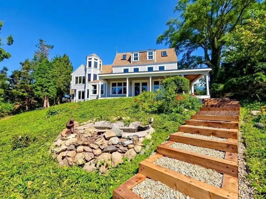 10 Squeteague Harbor Rd, Cataumet, MA 02556 - #2
