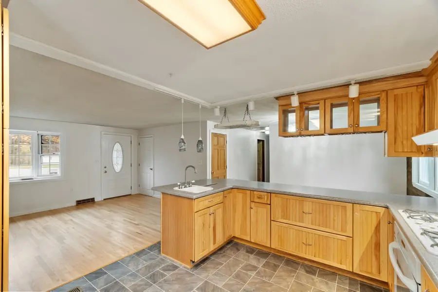 22 Doral Dr, North Chelmsford, MA 01863 - #3