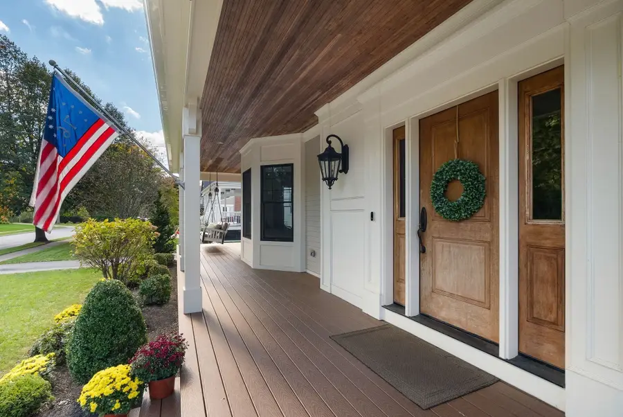 61 Warren St, Needham, MA 02492 - #2