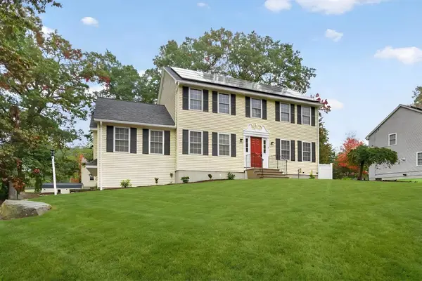 16 Horseshoe Ln, Clinton, MA 01510