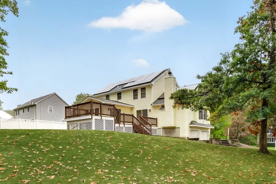 16 Horseshoe Ln, Clinton, MA 01510 - #2