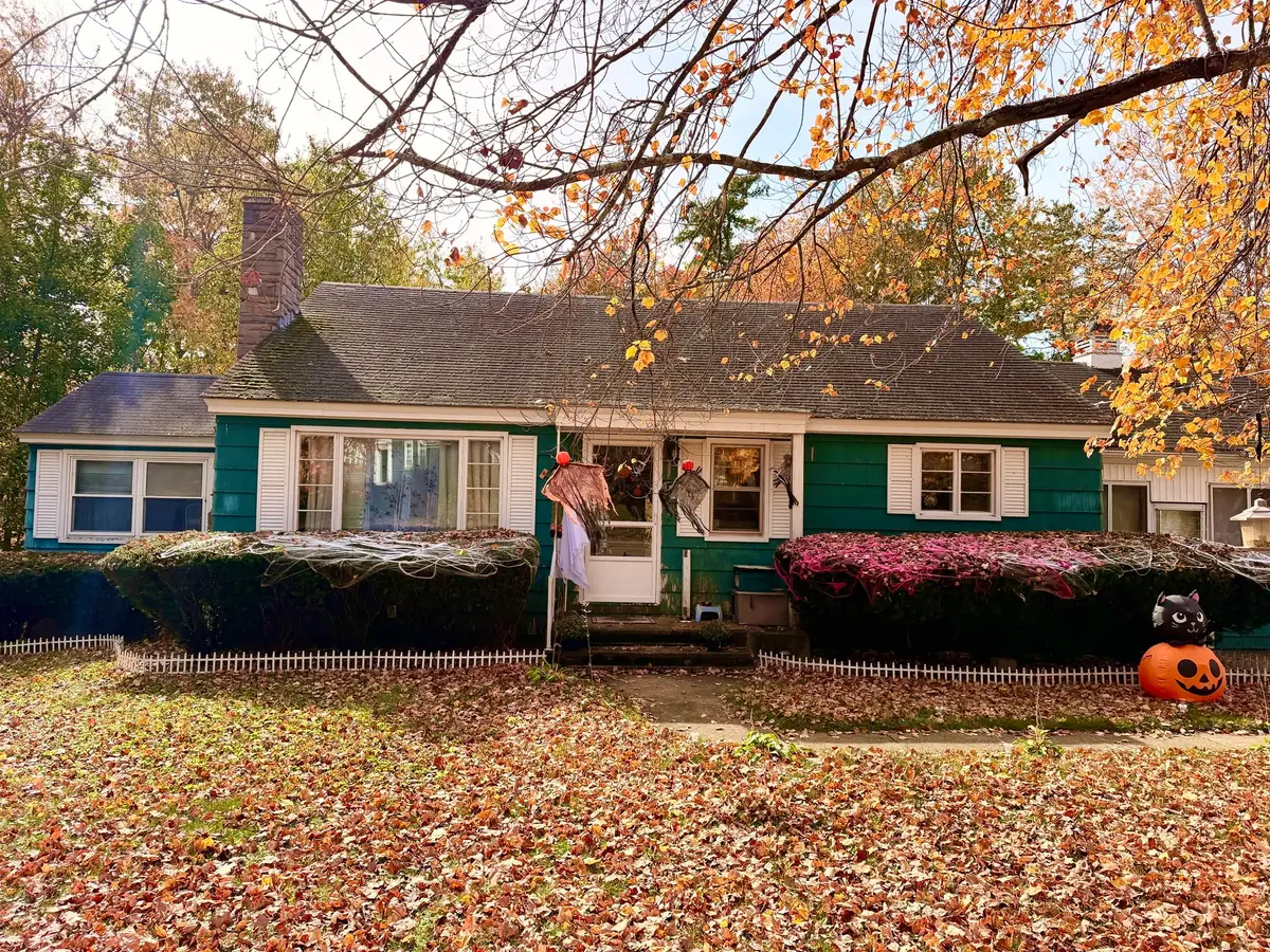 552 West Street, Gardner, MA 01440 - #1