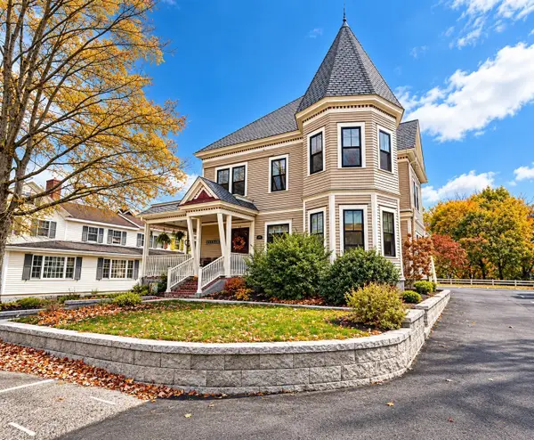 24 Chelmsford St, Chelmsford, MA 01824